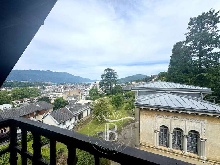 Propriété Aix-les-Bains - 10 chambres - 847m²