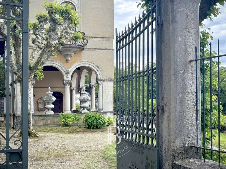 Propriété Aix-les-Bains - 10 chambres - 847m²