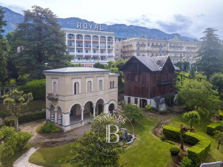 Propriété Aix-les-Bains - 10 chambres - 847m²