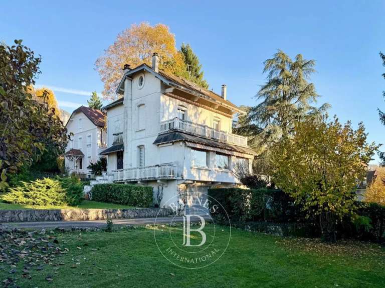 Villa Aix-les-Bains - 244m²