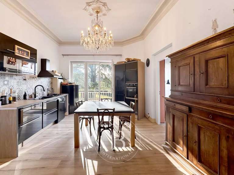 Villa Aix-les-Bains - 244m²
