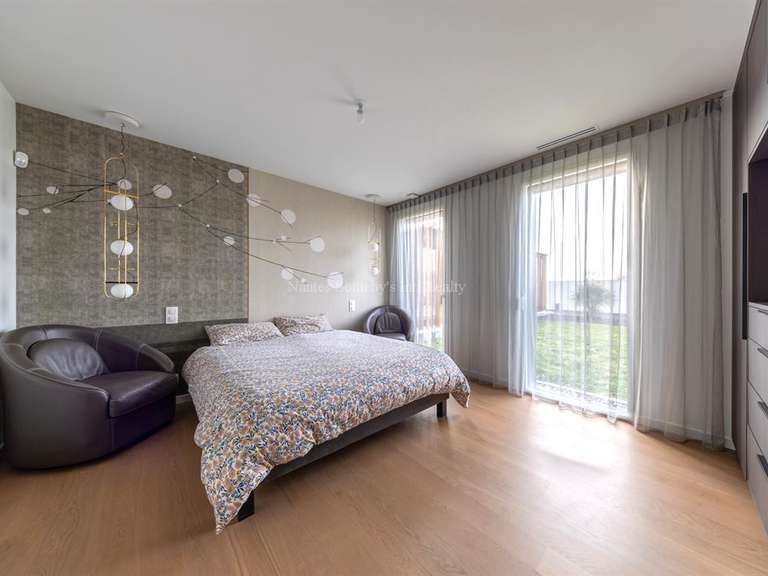 Maison Aizenay - 4 chambres - 239m²