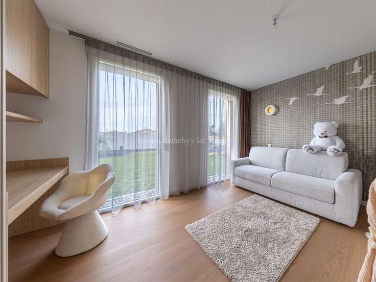 Maison Aizenay - 4 chambres - 239m²