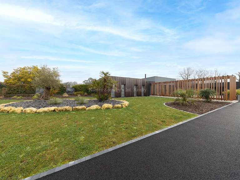 Maison Aizenay - 4 chambres - 239m²