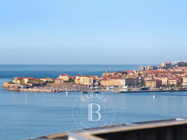 Appartement Ajaccio - 3 chambres - 150m²