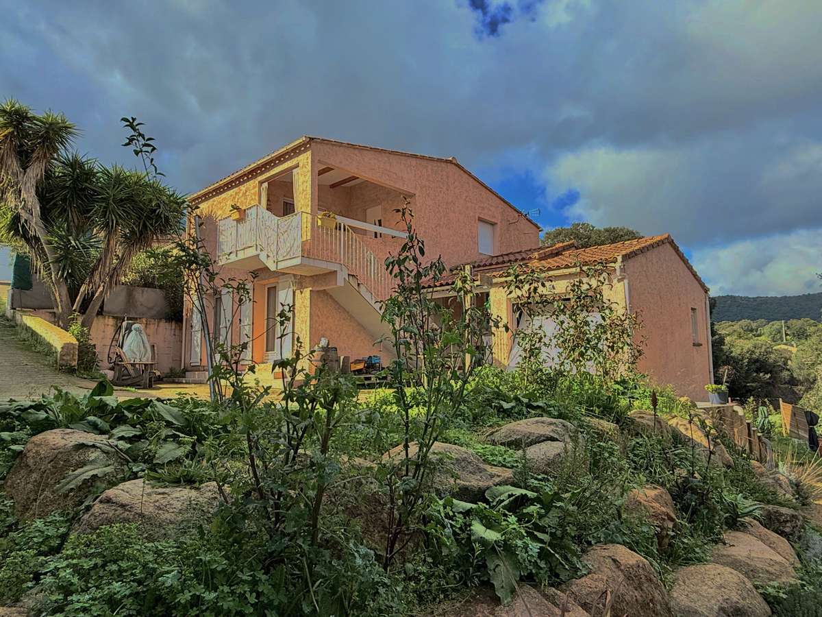 Maison Alata