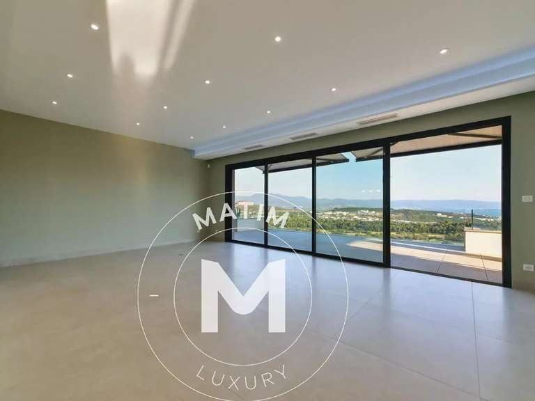Maison Alata - 260m²