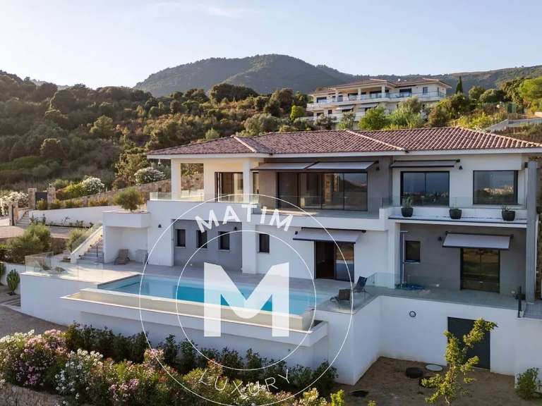 Maison Alata - 260m²