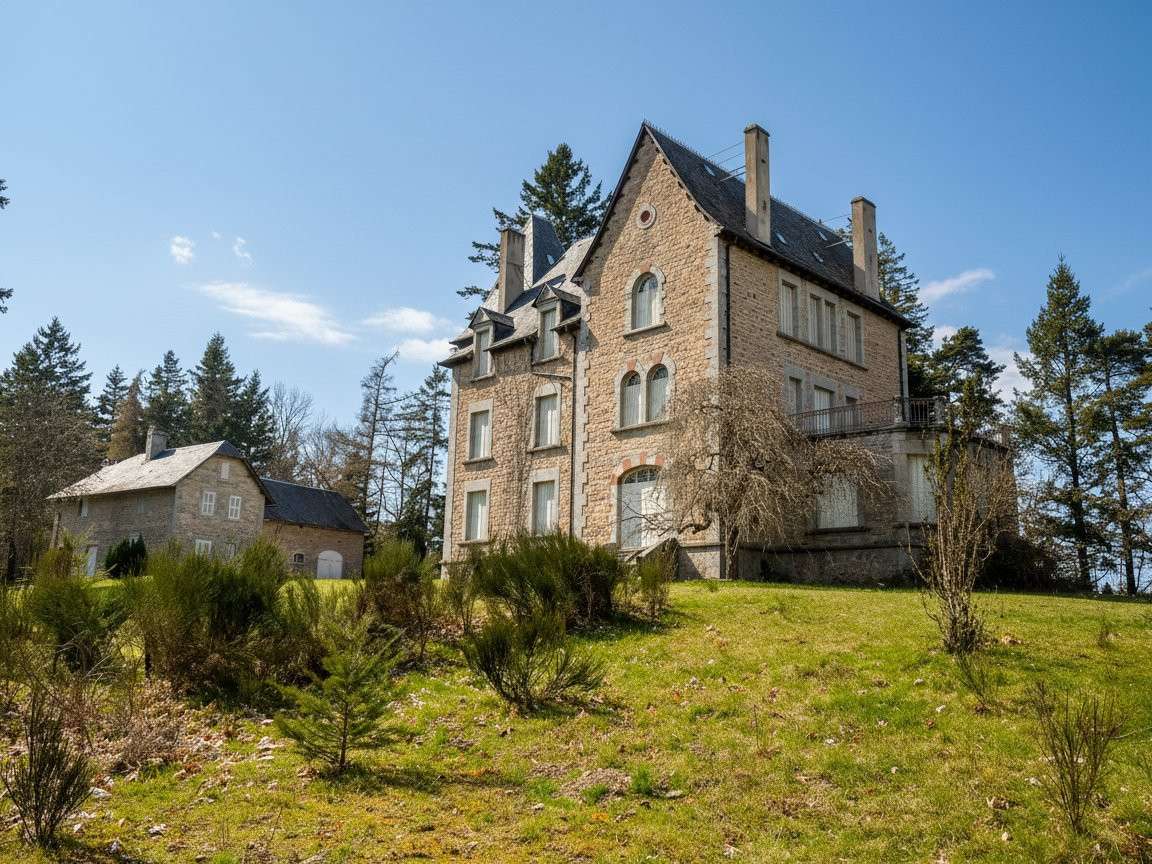 Castle Albaret-Sainte-Marie