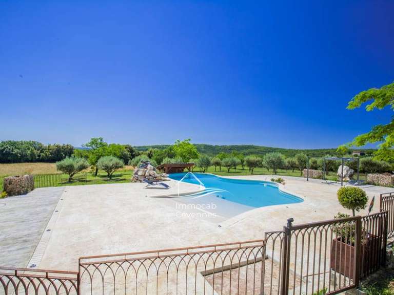 Villa Alès - 6 chambres - 740m²