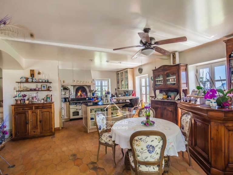 Villa Alès - 6 chambres - 740m²