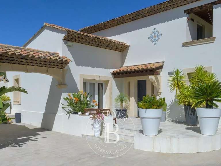 House Allauch - 4 bedrooms - 176m²