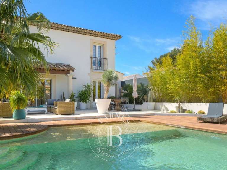 House Allauch - 4 bedrooms - 176m²