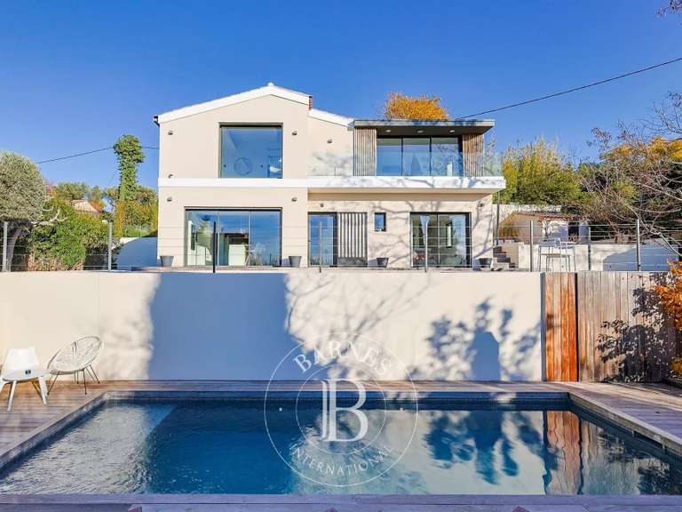 House Allauch - 4 bedrooms - 217m²