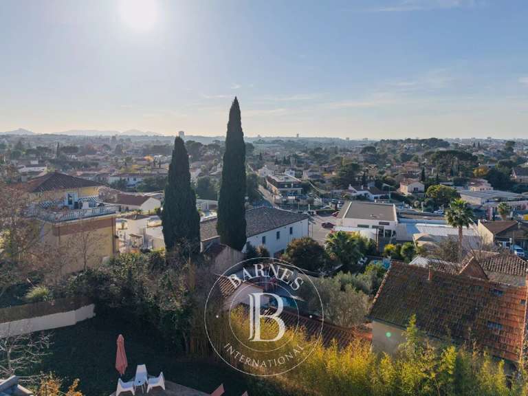 House Allauch - 4 bedrooms - 217m²