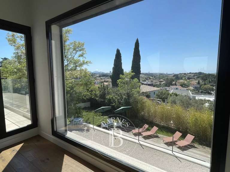 House Allauch - 4 bedrooms - 217m²