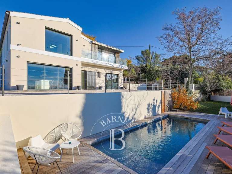 House Allauch - 4 bedrooms - 217m²