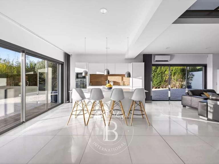 House Allauch - 4 bedrooms - 217m²