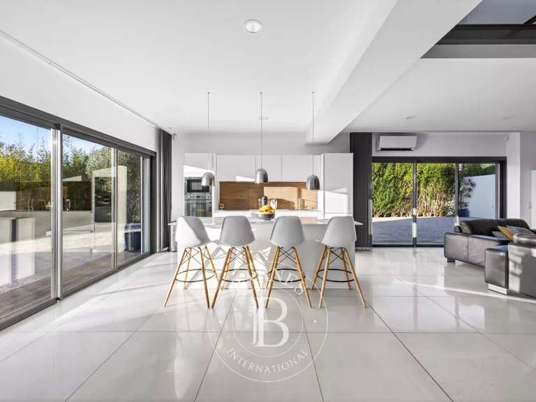 House Allauch - 4 bedrooms - 217m²