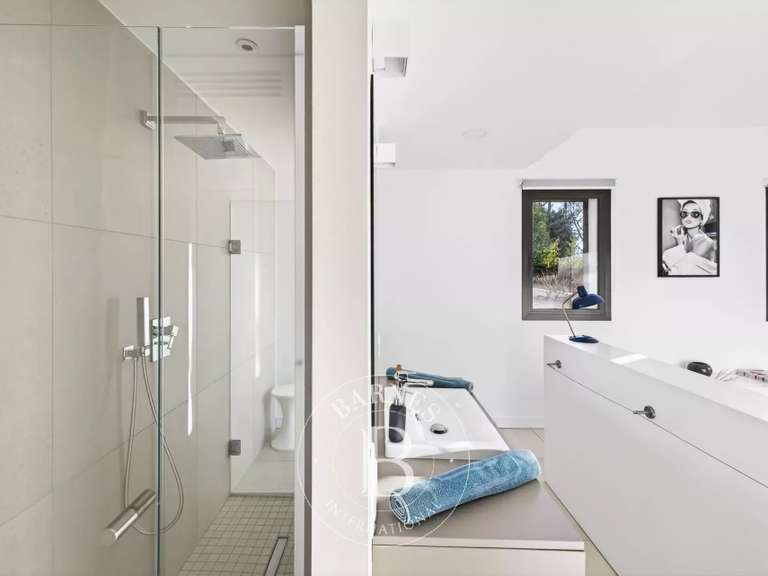 House Allauch - 4 bedrooms - 217m²