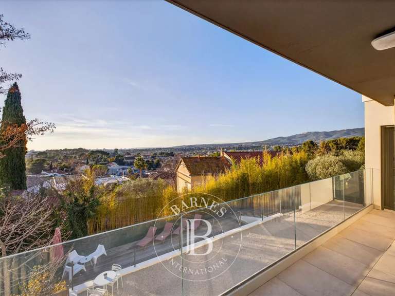 House Allauch - 4 bedrooms - 217m²