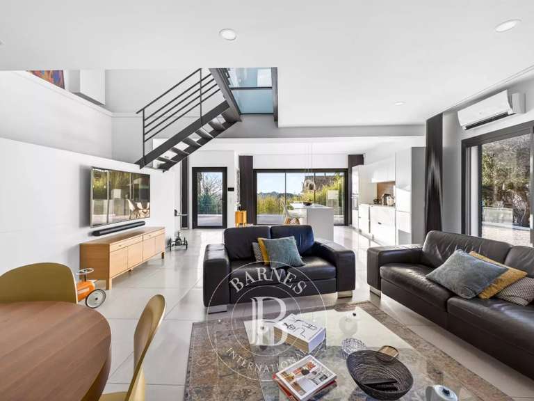 House Allauch - 4 bedrooms - 217m²