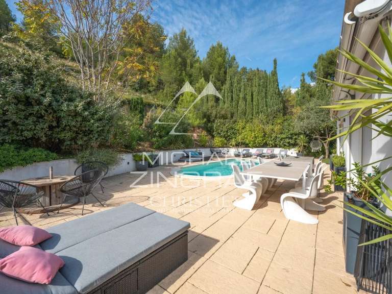 Villa Allauch - 4 bedrooms - 259m²