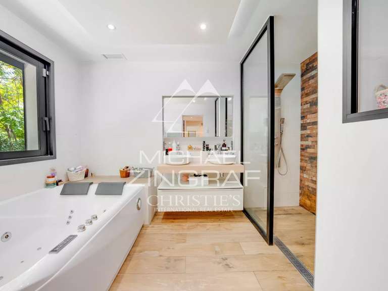 Villa Allauch - 4 bedrooms - 259m²