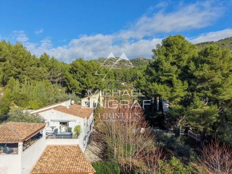 Villa Allauch - 4 bedrooms - 259m²