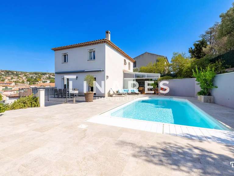 Villa Allauch - 3 bedrooms - 150m²