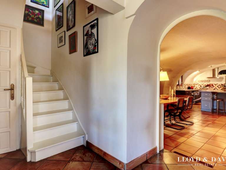 Maison Allègre-les-Fumades - 5 chambres - 204m²