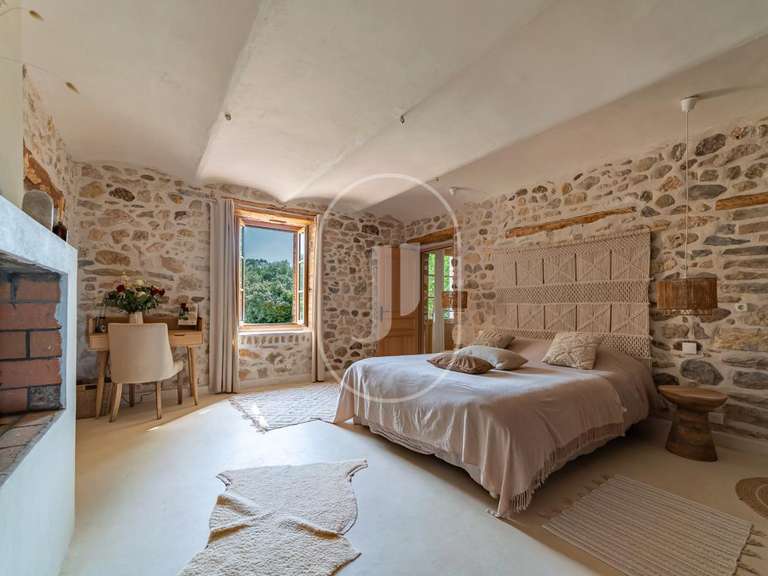 Maison Allègre-les-Fumades - 6 chambres - 177m²