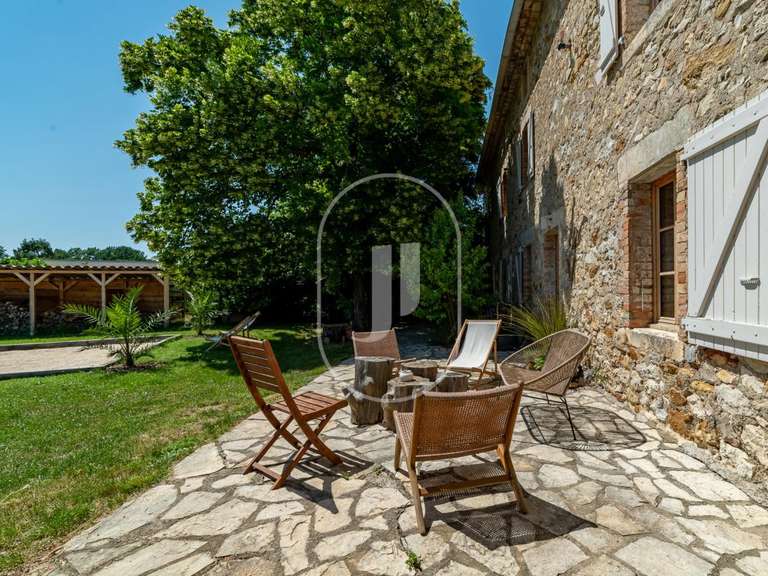 Maison Allègre-les-Fumades - 6 chambres - 177m²