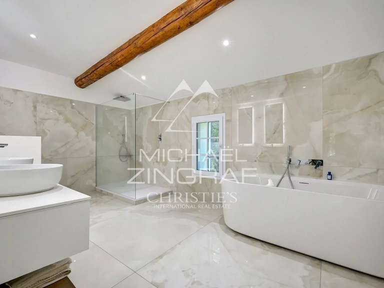 Maison Alleins - 4 chambres - 618m²