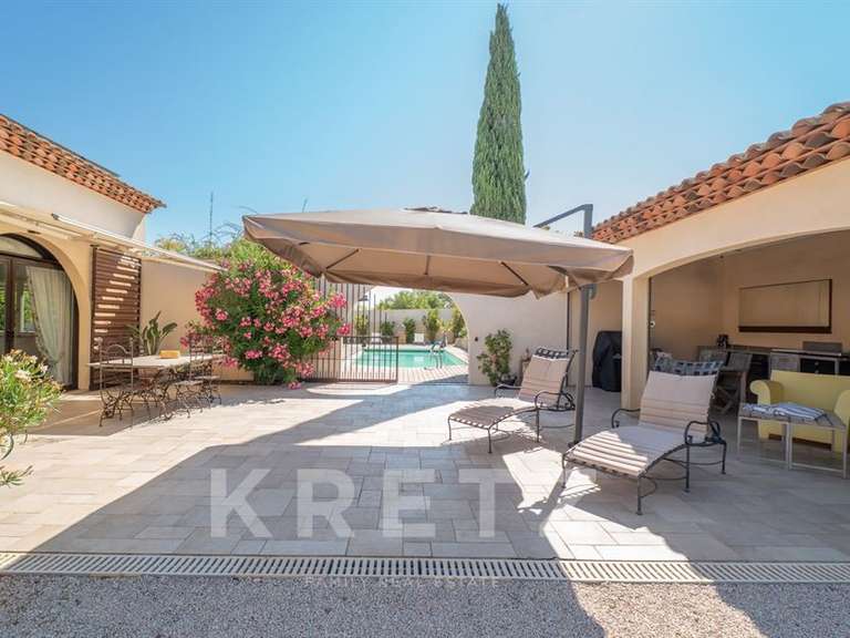 Maison Alleins - 4 chambres - 240m²
