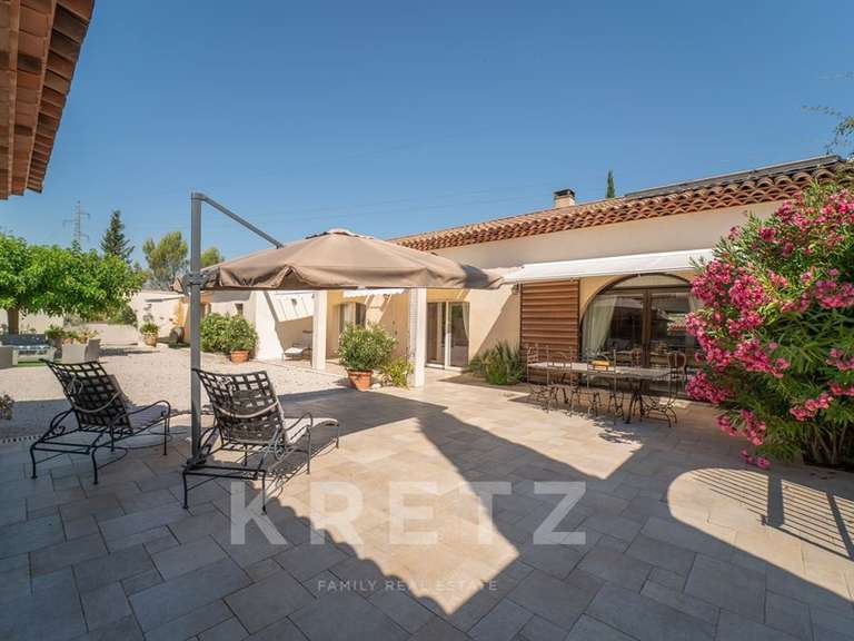 Maison Alleins - 4 chambres - 240m²