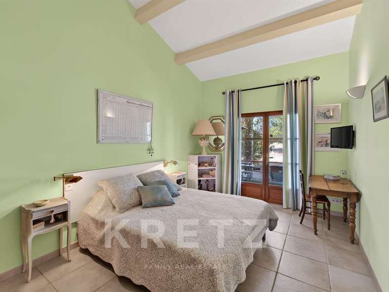 Maison Alleins - 4 chambres - 240m²