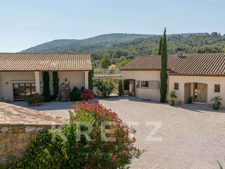Maison Alleins - 4 chambres - 240m²