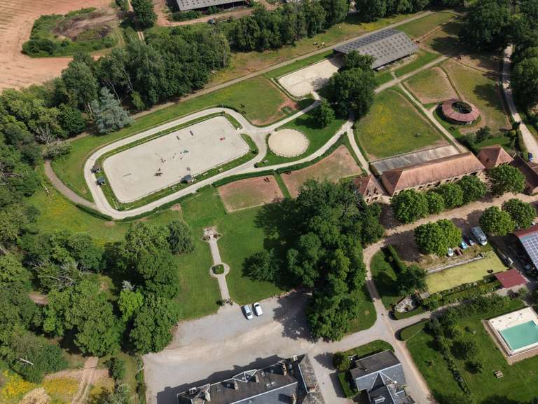 Propriété équestre Allier - 400000m²