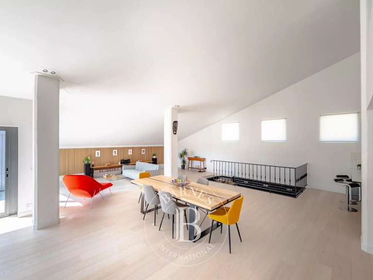 Maison Allonzier-la-Caille - 2 chambres - 327m²