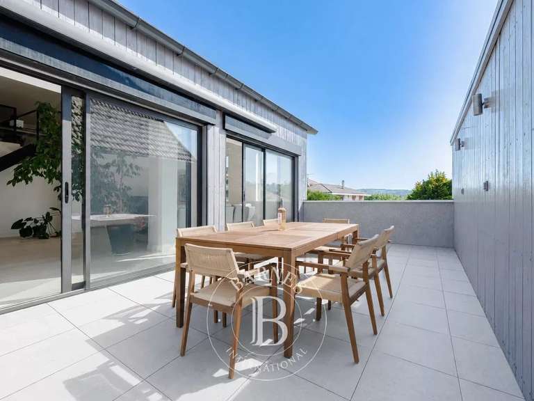 Maison Allonzier-la-Caille - 2 chambres - 327m²