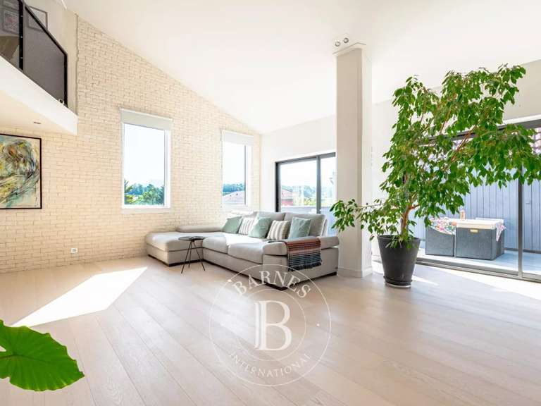 Maison Allonzier-la-Caille - 2 chambres - 327m²