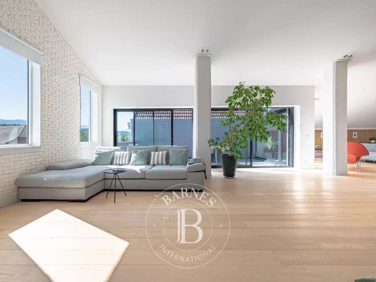 Maison Allonzier-la-Caille - 1 chambre - 388m²