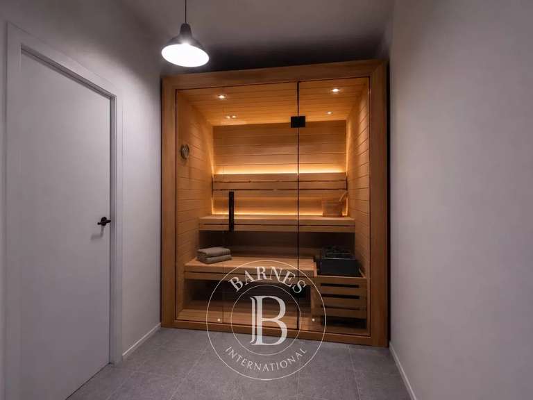 Maison Allonzier-la-Caille - 2 chambres - 327m²