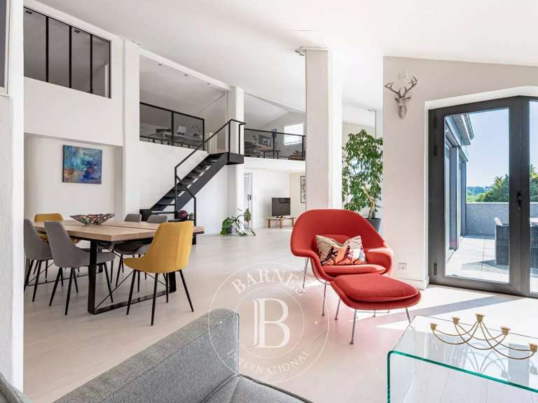Maison Allonzier-la-Caille - 2 chambres - 327m²