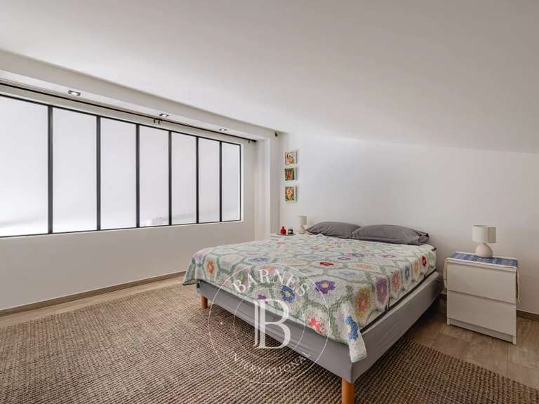 Maison Allonzier-la-Caille - 2 chambres - 327m²