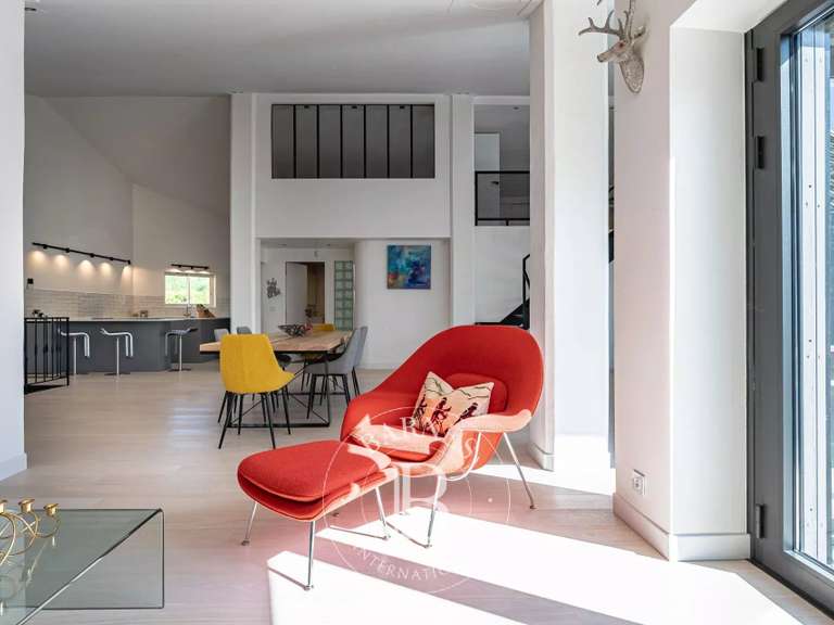 Maison Allonzier-la-Caille - 2 chambres - 327m²