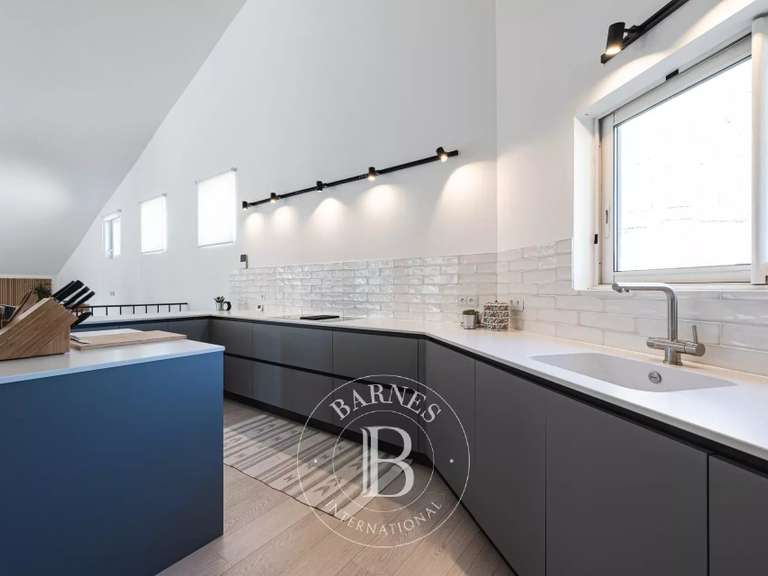 Maison Allonzier-la-Caille - 2 chambres - 327m²