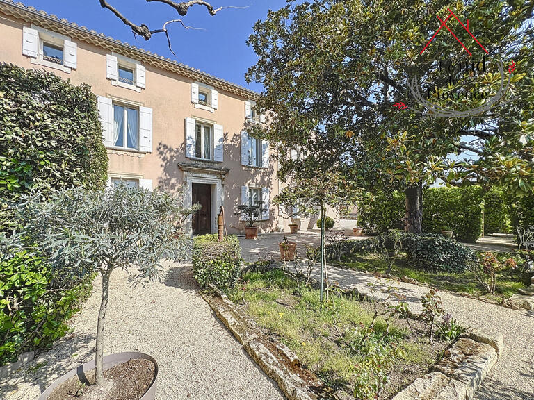 Maison Althen-des-Paluds - 10 chambres - 678m²