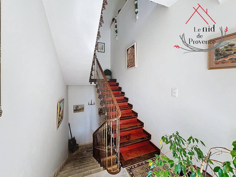 Maison Althen-des-Paluds - 10 chambres - 678m²